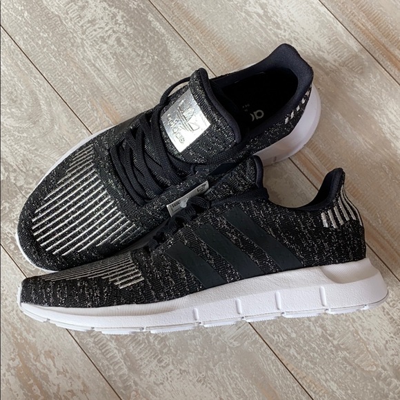 NWT Adidas swift run black silver - Picture 4 of 8